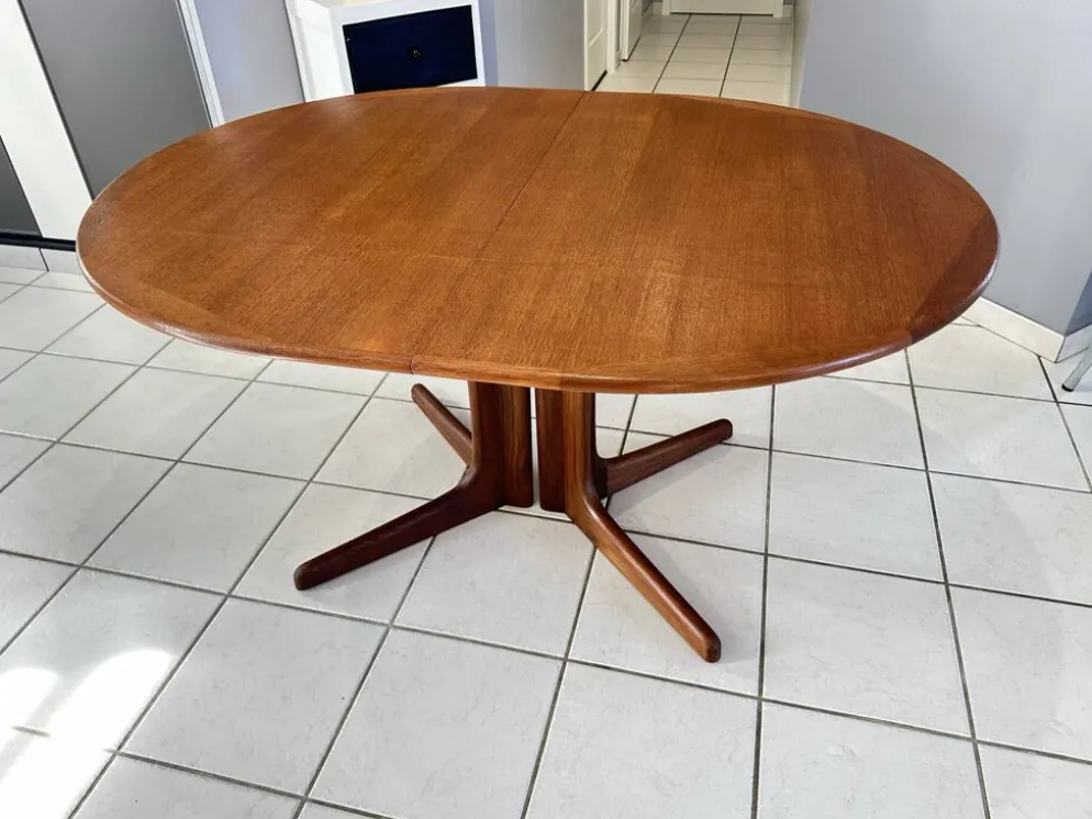 Table extensible Teck par Niels Otto Moller Danemark 1960