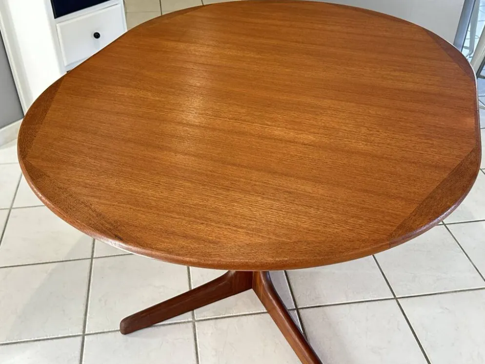 Table extensible Teck par Niels Otto Moller Danemark 1960