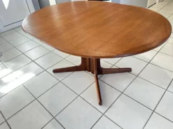 Table extensible Teck par Niels Otto Moller Danemark 1960