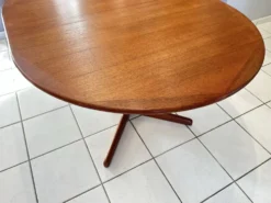Table extensible Teck par Niels Otto Moller Danemark 1960