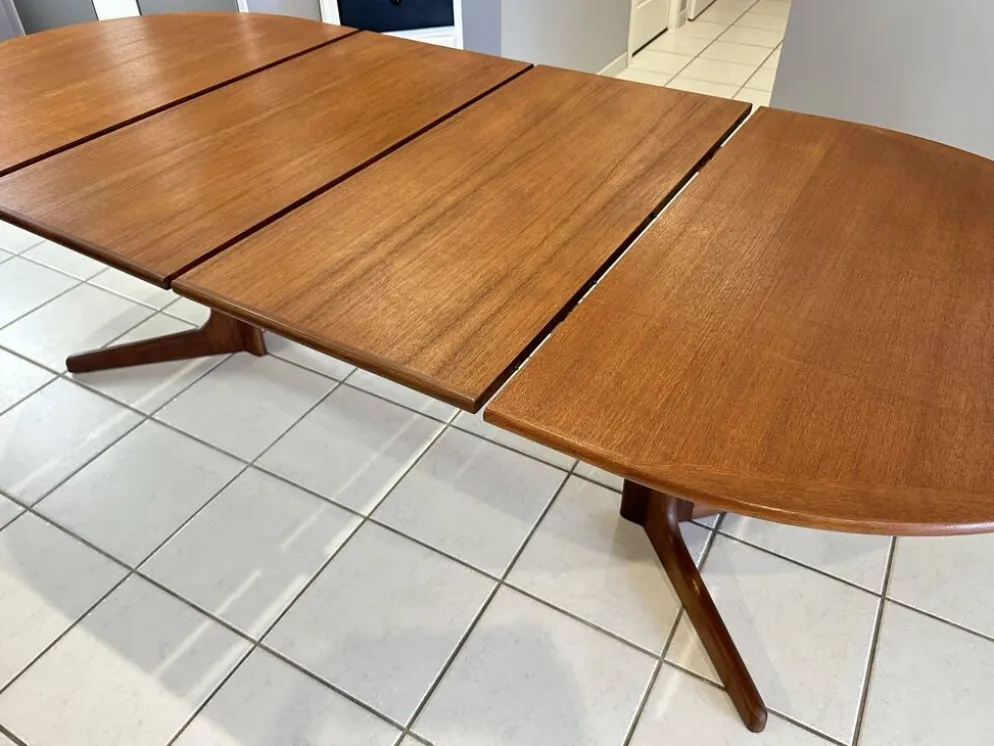 Table extensible Teck par Niels Otto Moller Danemark 1960