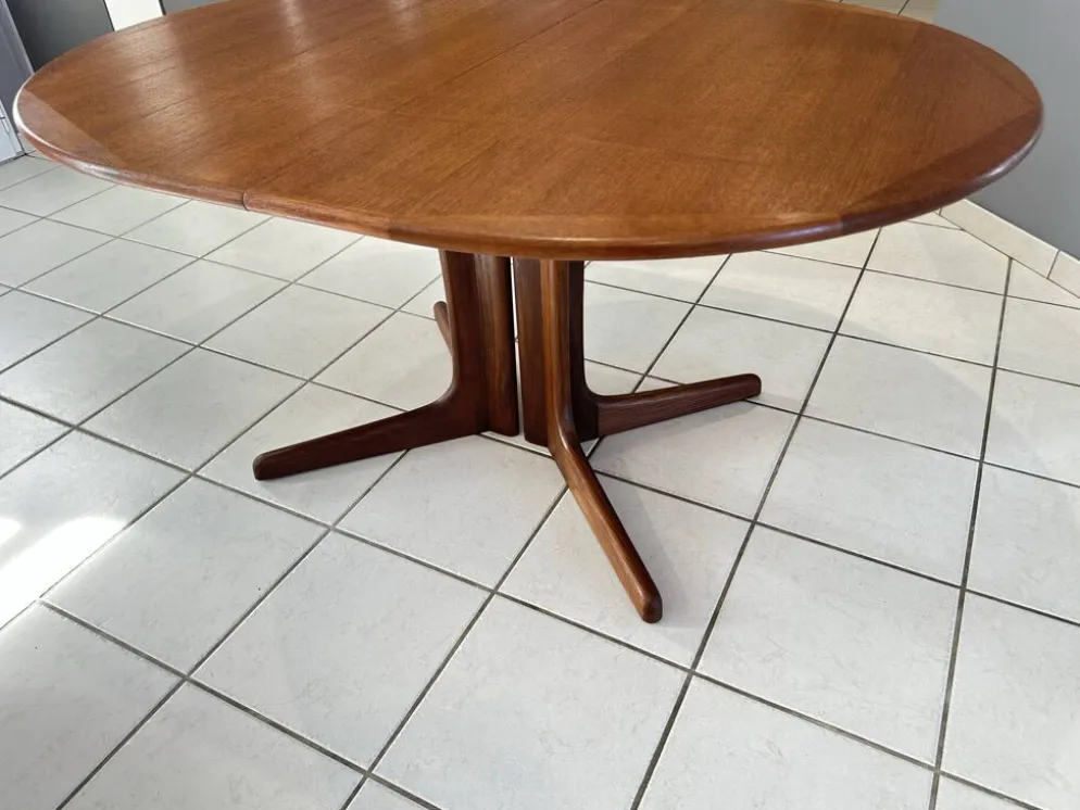 Table extensible Teck par Niels Otto Moller Danemark 1960