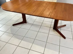 Table extensible Teck par Niels Otto Moller Danemark 1960