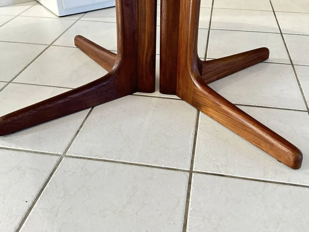 Table extensible Teck par Niels Otto Moller Danemark 1960