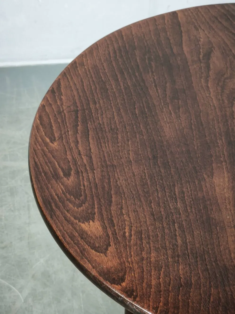 Table Fledermaus Sécession de Vienne attribuée à Kohn ou Thonet, vers 1900