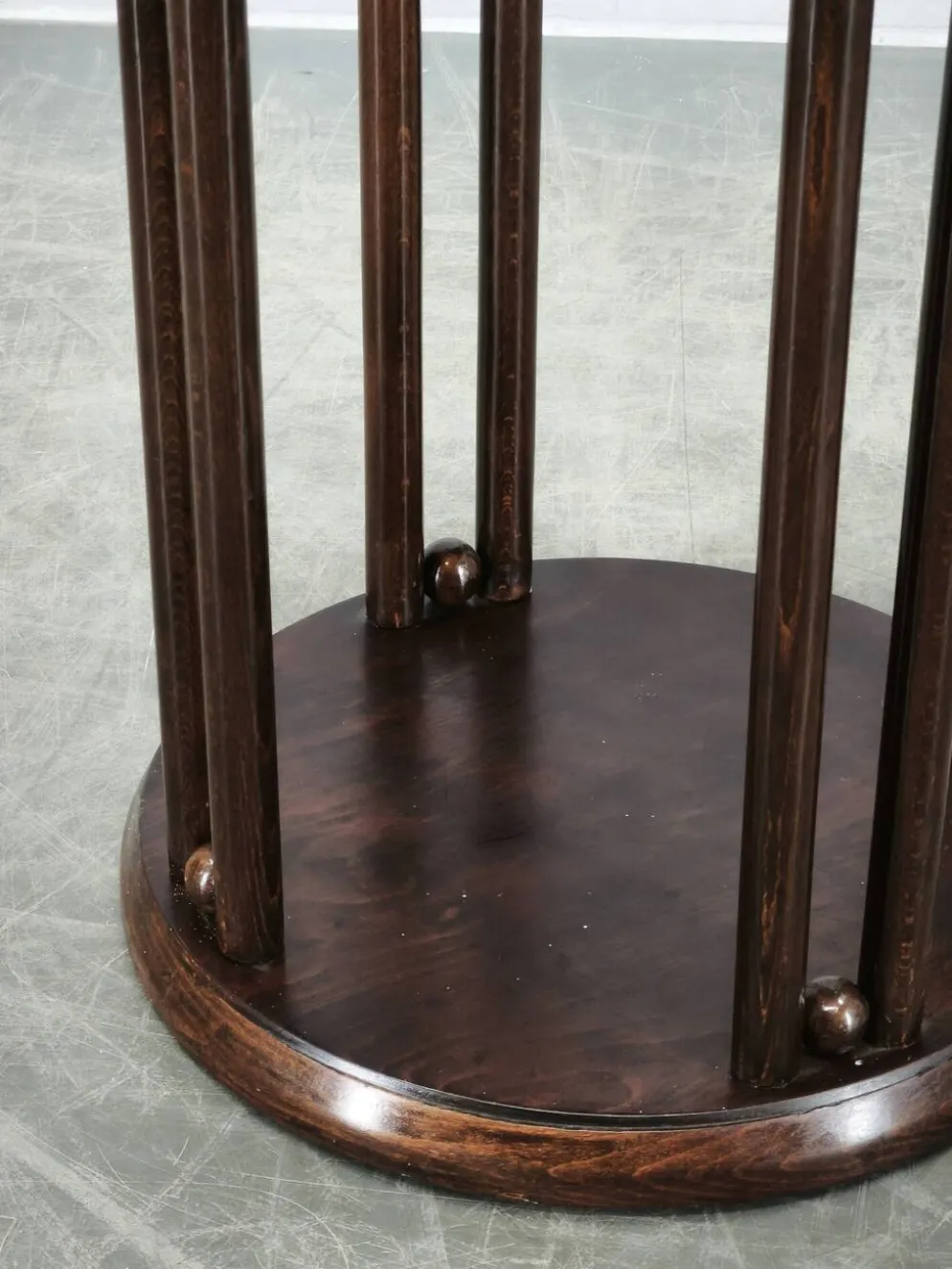Table Fledermaus Sécession de Vienne attribuée à Kohn ou Thonet, vers 1900