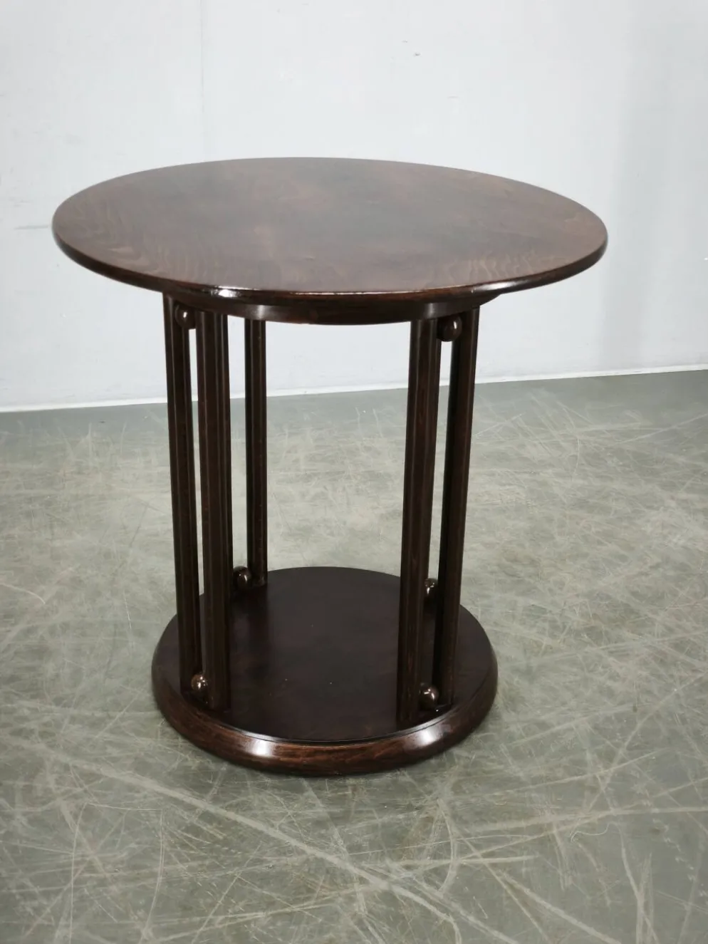 Table Fledermaus Sécession de Vienne attribuée à Kohn ou Thonet, vers 1900