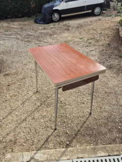 Table formica