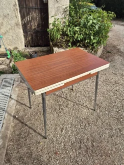Table formica