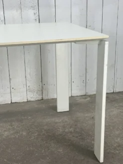 Table Four de Ferruccio Laviani pour Kartell – blanche