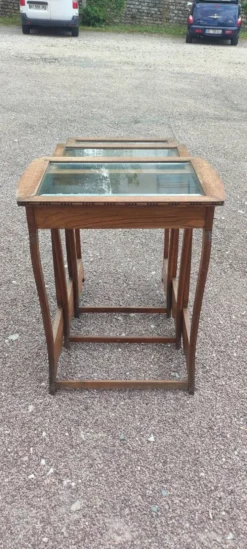 Table gigogne