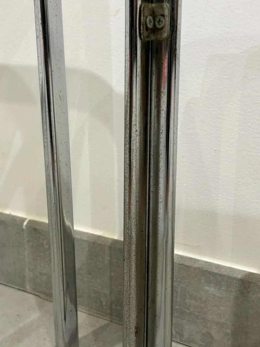 Table gigogne chrome et verre fumé lot de 2