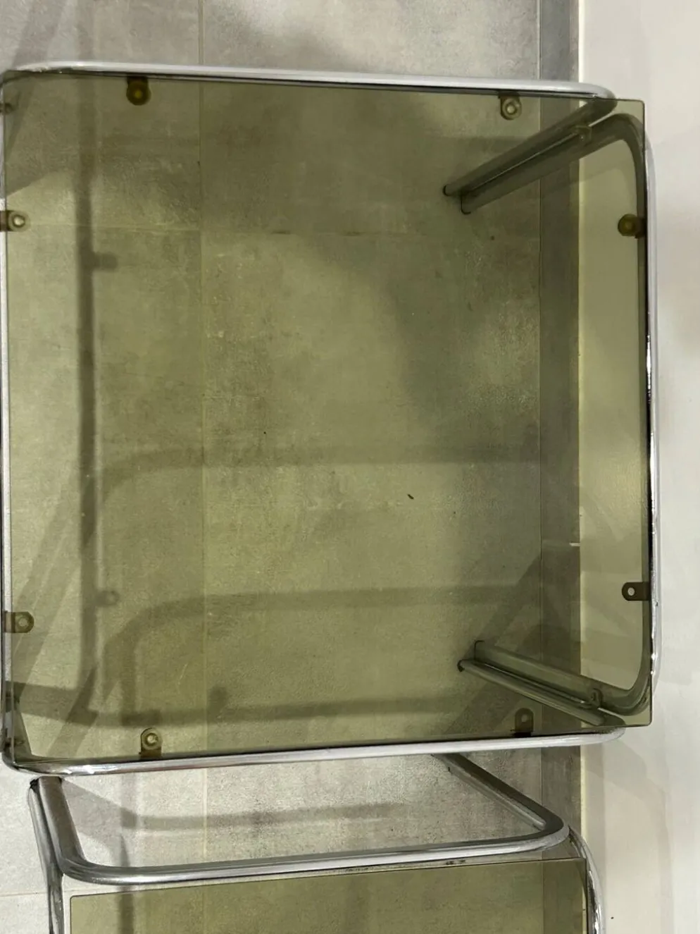 Table gigogne chrome et verre fumé lot de 2