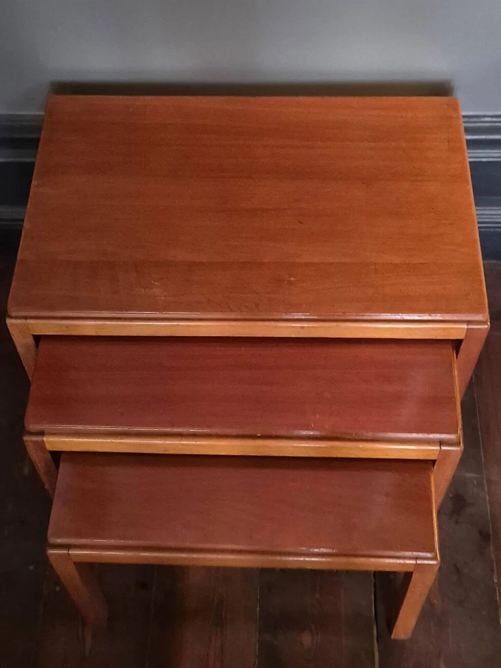 Table gigogne classique (3) par Russell Gordon / Russel & Broadway, style Midcentury Modern