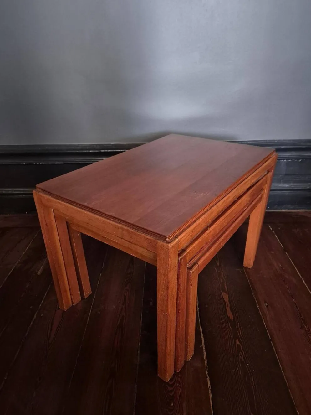 Table gigogne classique (3) par Russell Gordon / Russel & Broadway, style Midcentury Modern