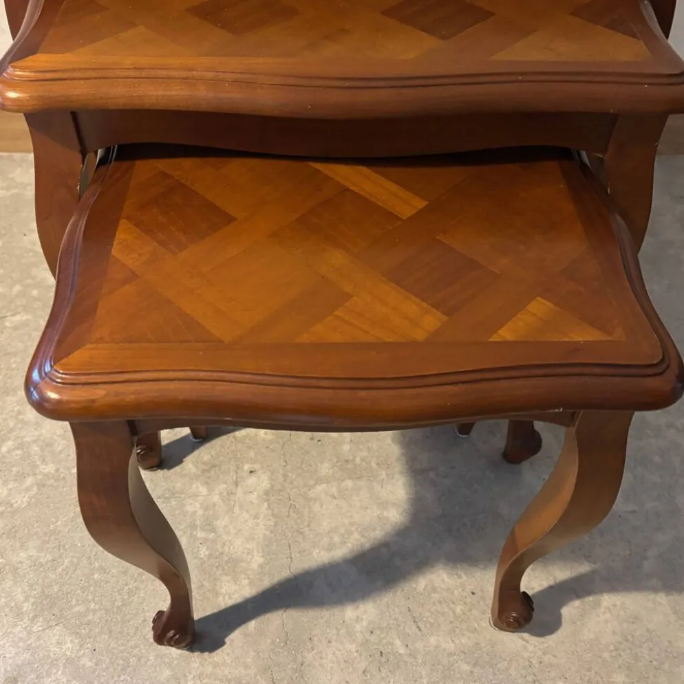Table gigogne en merisier style Louis XV