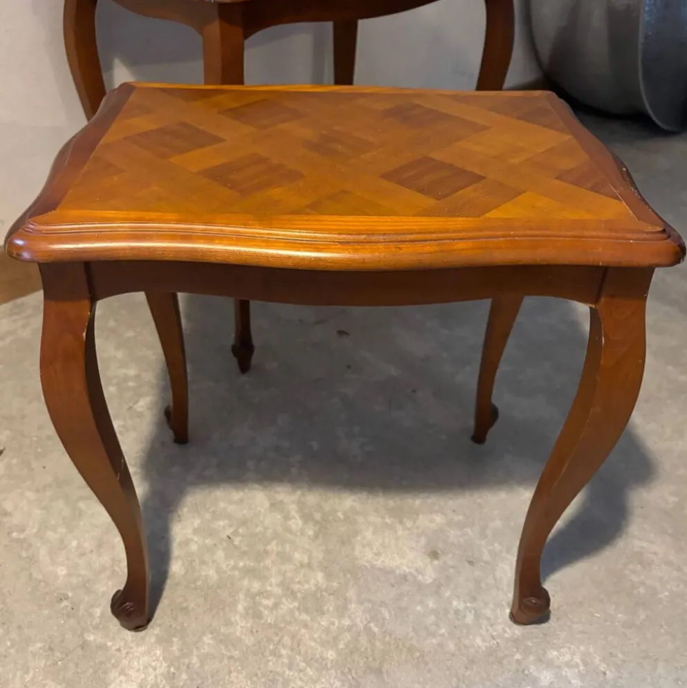 Table gigogne en merisier style Louis XV