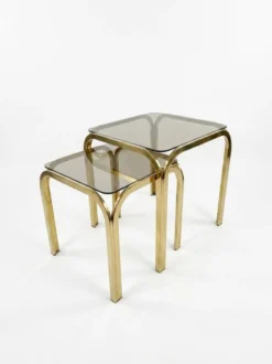 Table gigogne en métal doré des années 70
