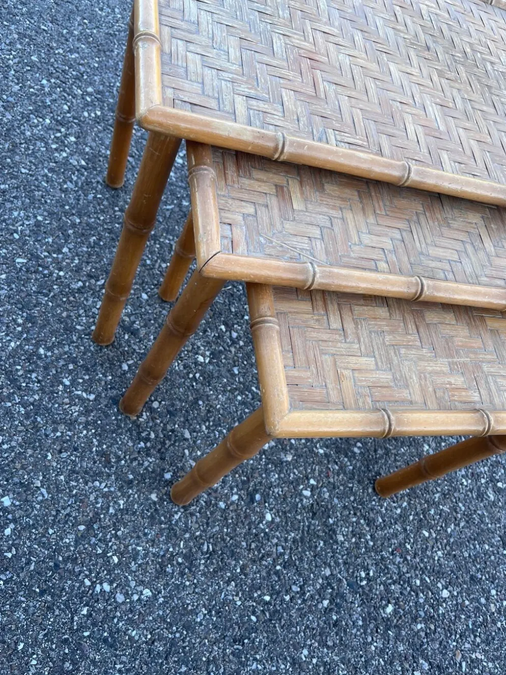 Table gigognes en osier et bambou