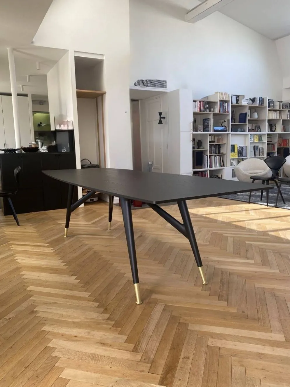 Table Gio Ponti D.859.1 Réédition 2023 Molteni en bois de frêne noir
