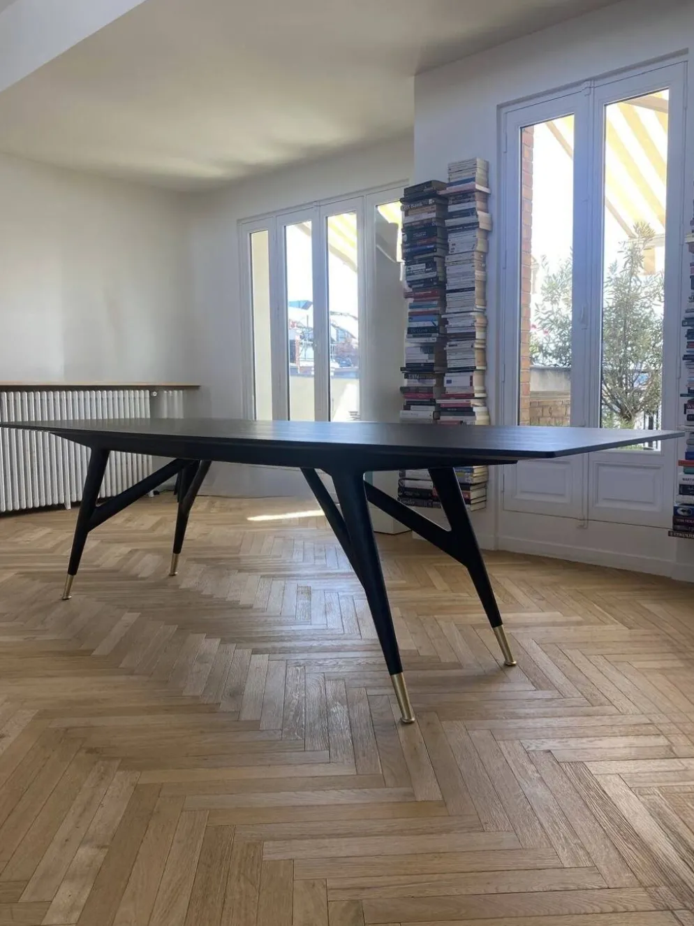 Table Gio Ponti D.859.1 Réédition 2023 Molteni en bois de frêne noir