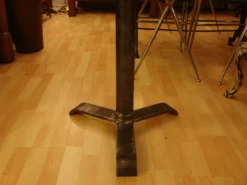 Table guéridon de bistrot en acier poli et bois de noyer vers 1950