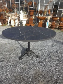 Table guéridon de bistrot pietement fonte et plateau effet marbre