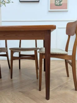 Table Henning Kjaernulf