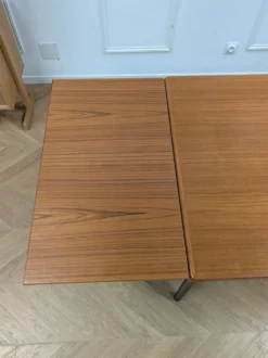 Table Henning Kjaernulf