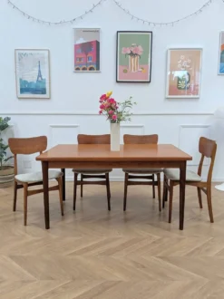 Table Henning Kjaernulf