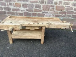 Table industrielle établi menuisier en bois naturel brut vintage bohême