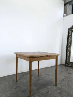 Table à jeu années 60 style scandinave