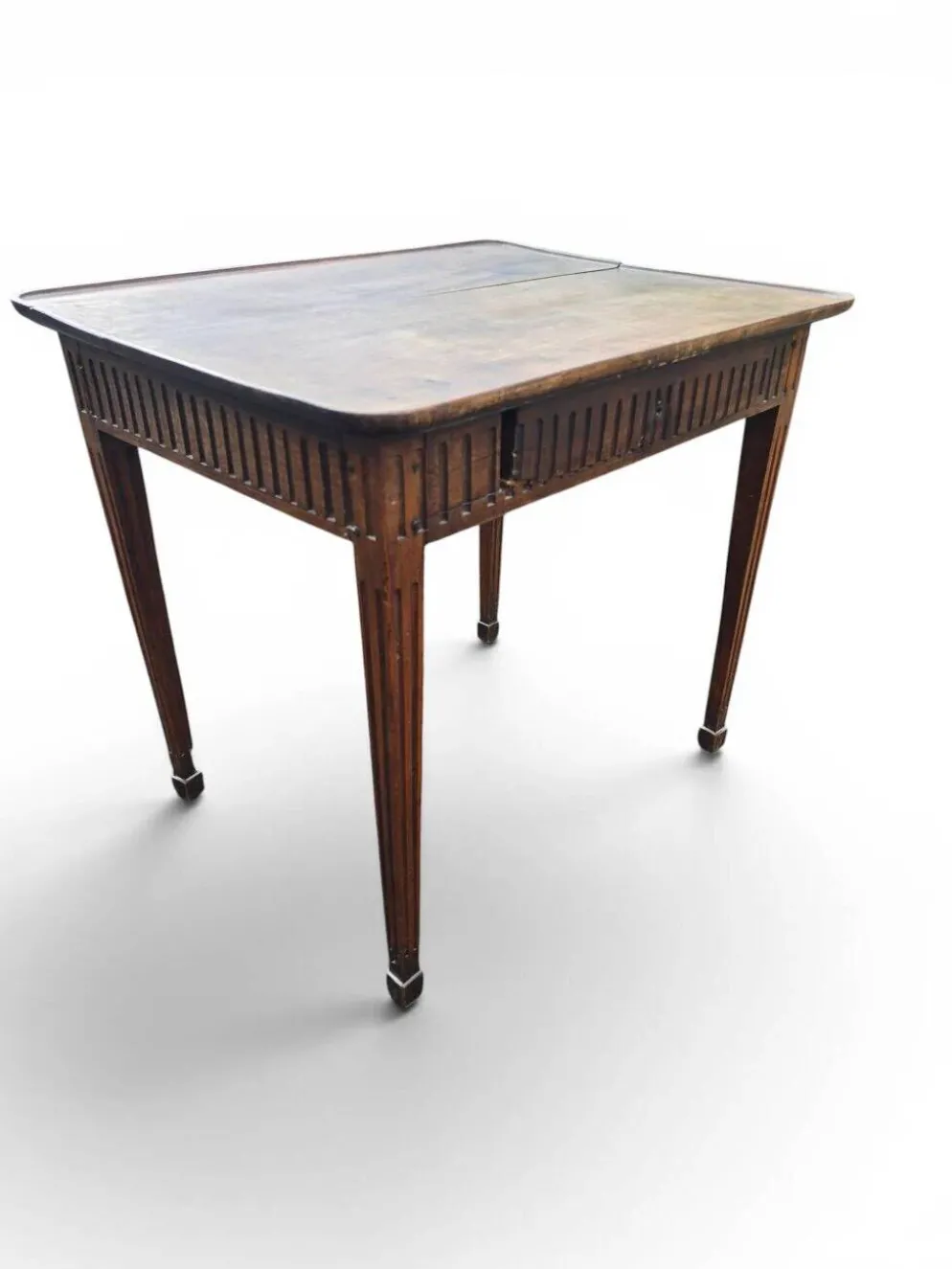 Table à jeux ancienne style Louis XVI en bois patiné
