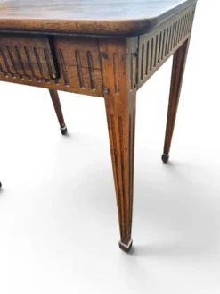 Table à jeux ancienne style Louis XVI en bois patiné