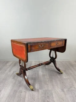 Table à jeux, bureau de style Empire en acajou, XIXe Siècle