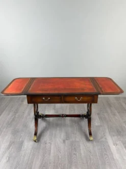 Table à jeux, bureau de style Empire en acajou, XIXe Siècle