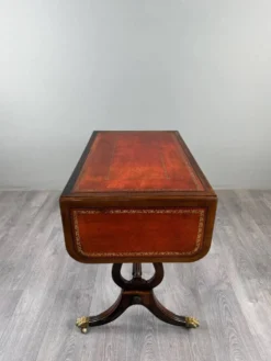 Table à jeux, bureau de style Empire en acajou, XIXe Siècle