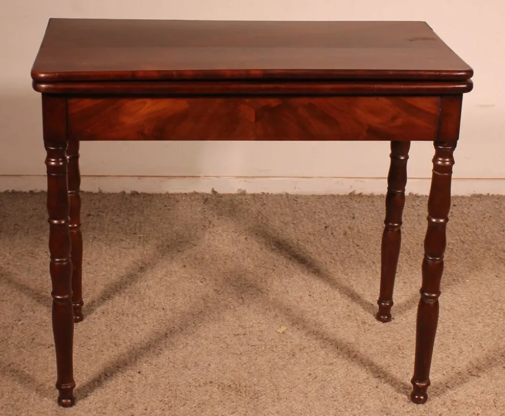Table à jeux du 19° siècle en acajou