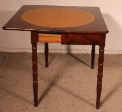 Table à jeux du 19° siècle en acajou
