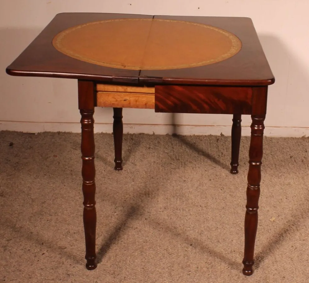Table à jeux du 19° siècle en acajou