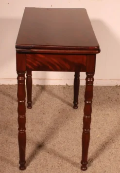 Table à jeux du 19° siècle en acajou