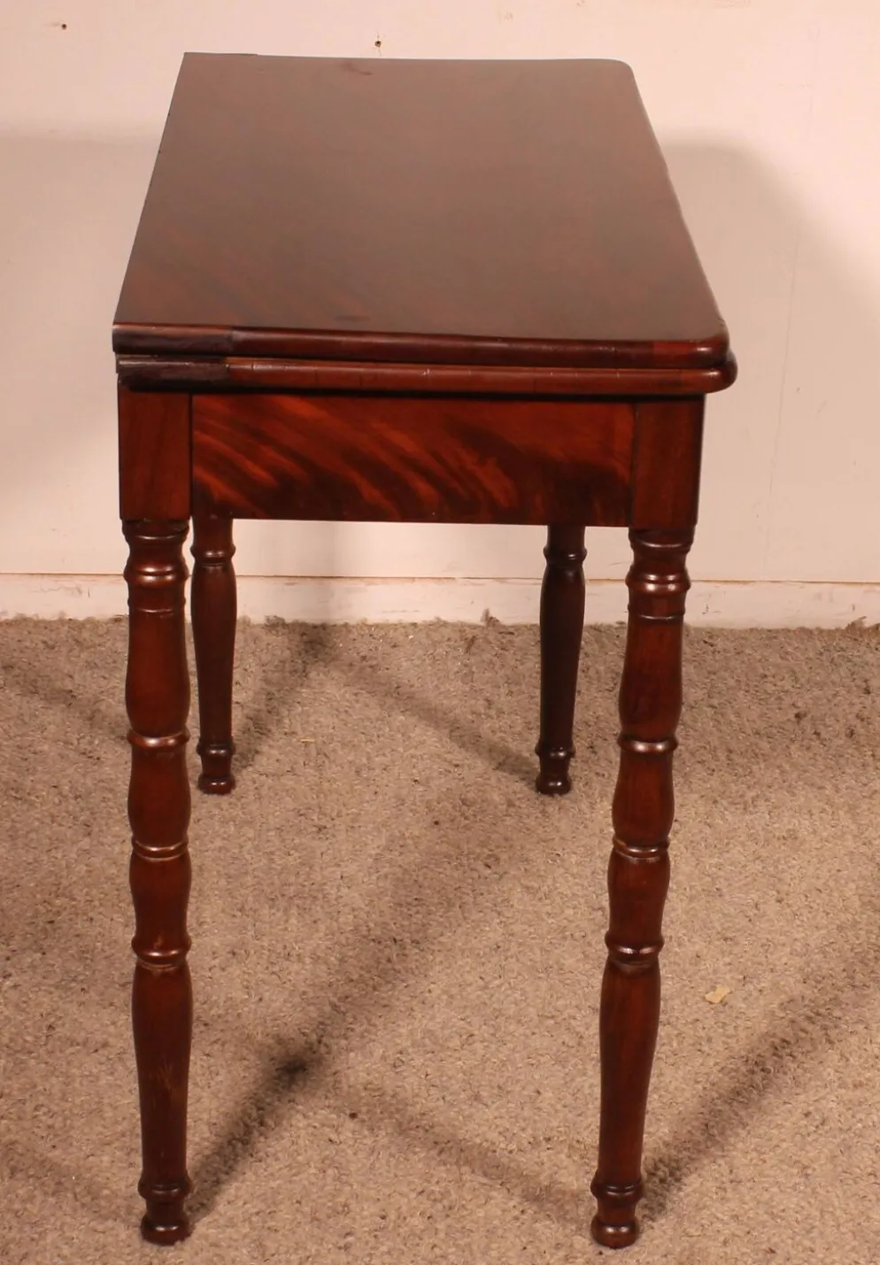 Table à jeux du 19° siècle en acajou
