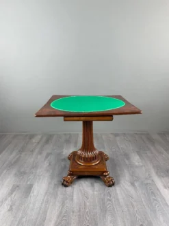 Table à jeux en acajou, XIXe siècle