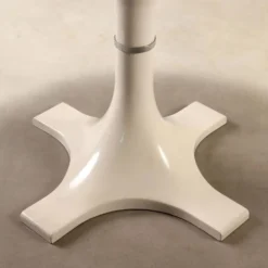 Table Kartell des années 1960
