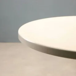 Table Kartell des années 1960