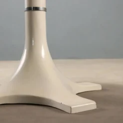 Table Kartell des années 1960