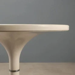 Table Kartell des années 1960