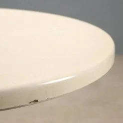 Table Kartell des années 1960