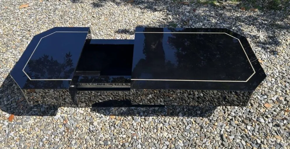Table laquée RocheBobois 70s , attribuée à J-C Mahey