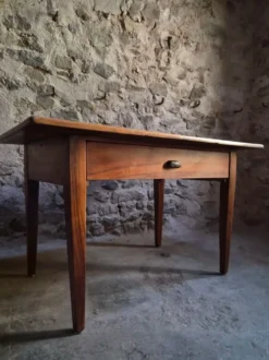 Table à manger ancienne française en noyer, table de ferme avec tiroir, vers 1900